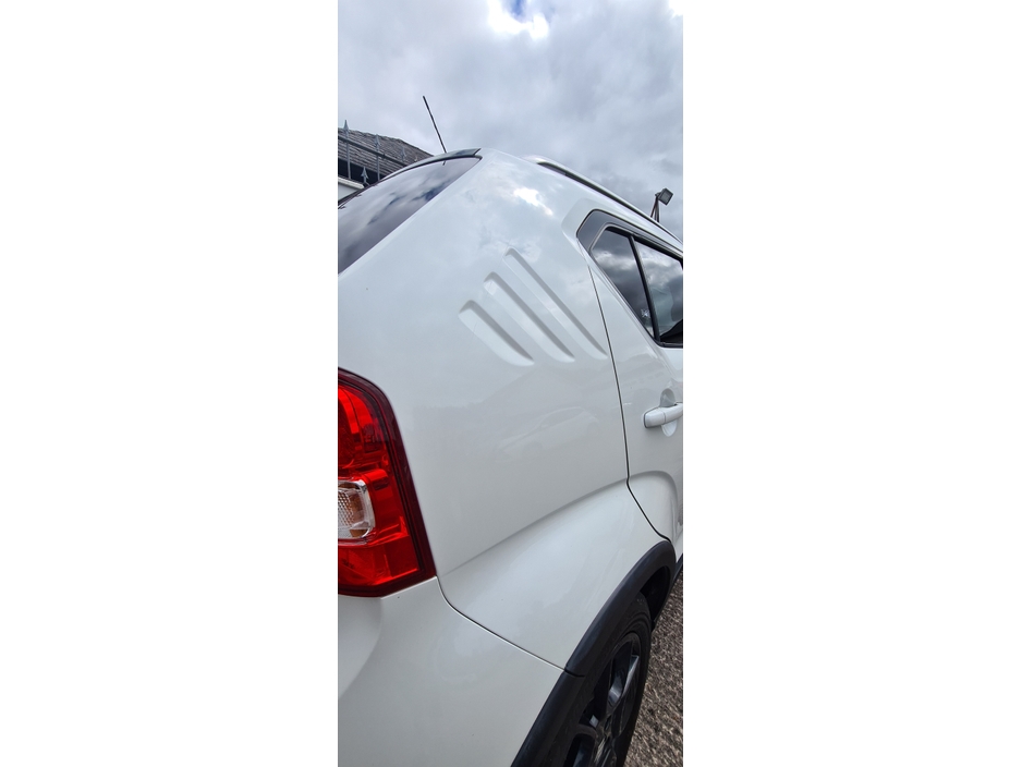 Suzuki Ignis 0.0 1.2 DUALJET HYBRID SZ-T 5DR SUV Petrol White