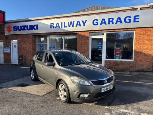 Kia Ceed 0.0 1.6 D TX MY11 5DR DSL MPV Diesel Silver