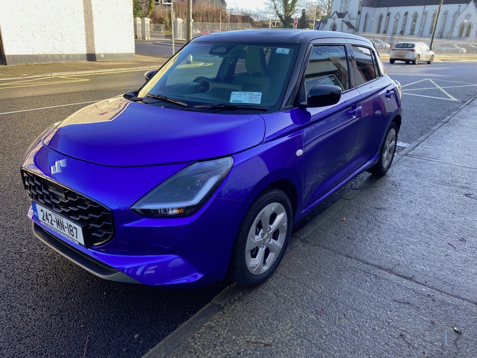 Suzuki Swift 0.0 1.2 HYBRID MOTION Hatchback Hybrid Blue