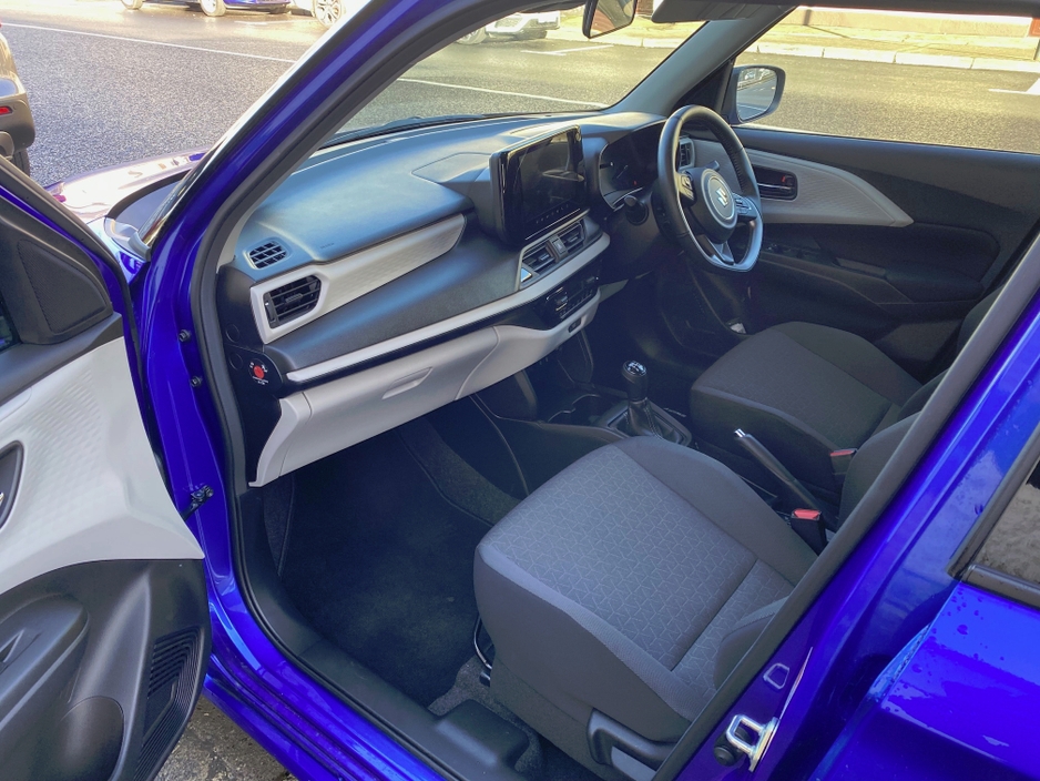 Suzuki Swift 0.0 1.2 HYBRID MOTION Hatchback Hybrid Blue