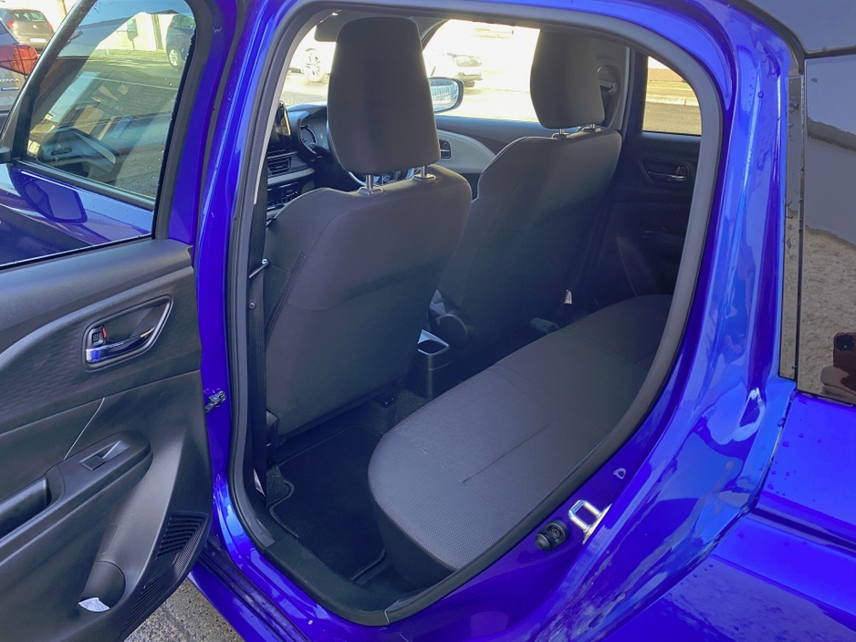 Suzuki Swift 0.0 1.2 HYBRID MOTION Hatchback Hybrid Blue