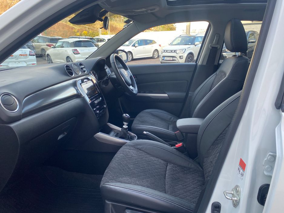 Suzuki Vitara 0.0 1.4 Hybrid SZ5 MT SUV Petrol White