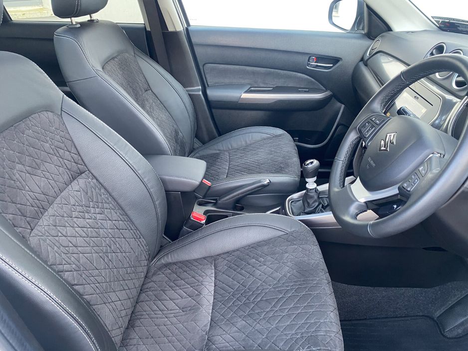 Suzuki Vitara 0.0 1.4 Hybrid SZ5 MT SUV Petrol White