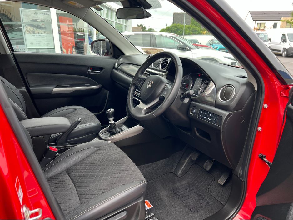 Suzuki Vitara 0.0 1.4 B/JET HYBRID SZ5 AL Hatchback Petrol Red