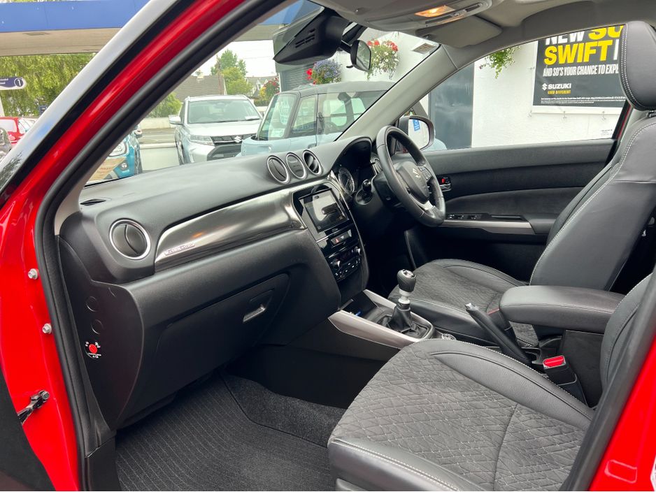 Suzuki Vitara 0.0 1.4 B/JET HYBRID SZ5 AL Hatchback Petrol Red