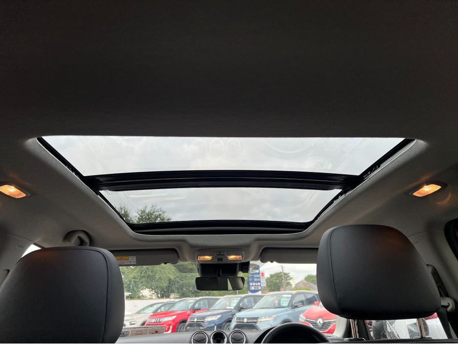 Suzuki Vitara 0.0 1.5 Hybrid ULTRA ALLGRIP Automatic Hatchback Hybrid Yellow