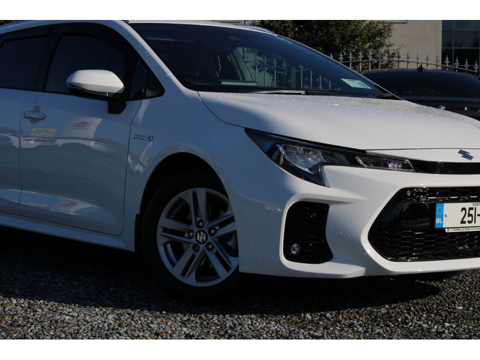 Suzuki Swace 0.0 1.8 HYBRID MOTION CVT Estate Hybrid White