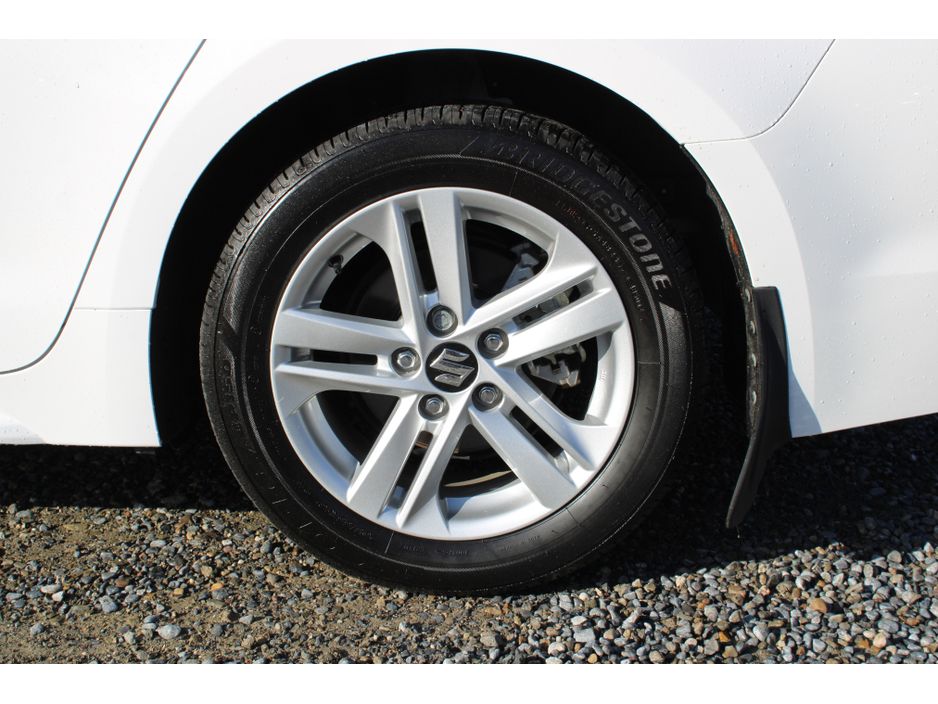 Suzuki Swace 0.0 1.8 HYBRID MOTION CVT Estate Hybrid White