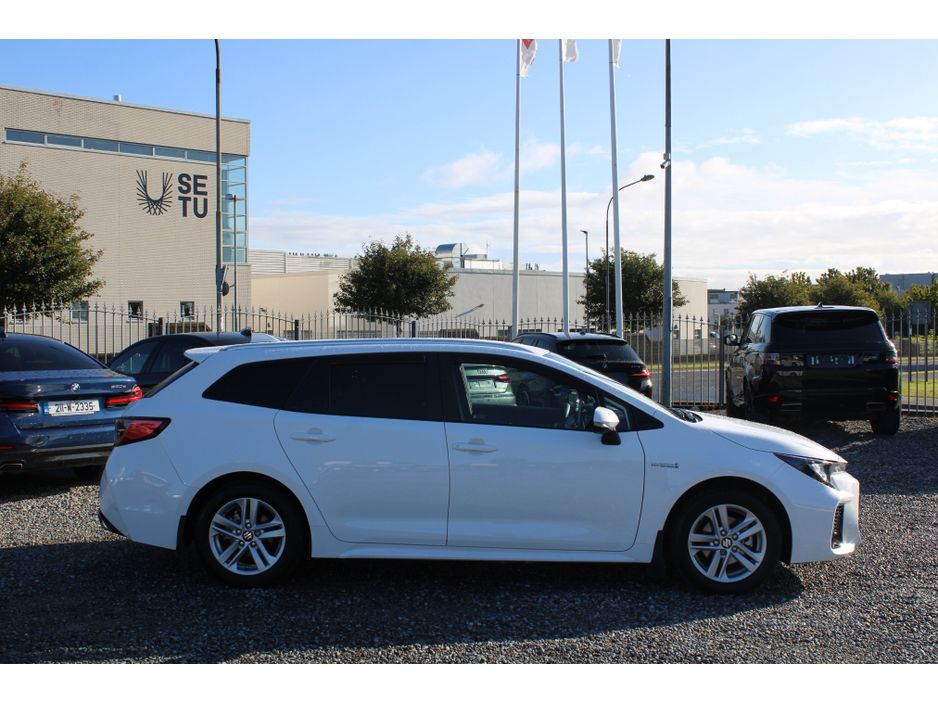 Suzuki Swace 0.0 1.8 HYBRID MOTION CVT Estate Hybrid White