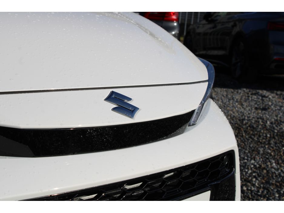 Suzuki Swace 0.0 1.8 HYBRID MOTION CVT Estate Hybrid White