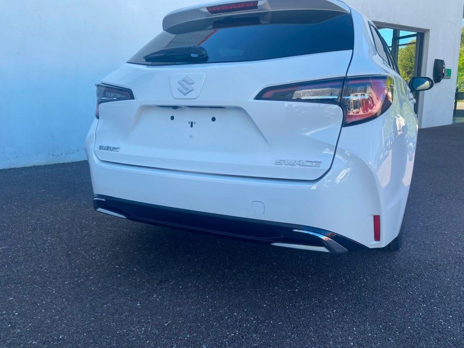Suzuki Swace 0.0 Swace 1.8 Hybrid SZ-T CVT Estate Hybrid White