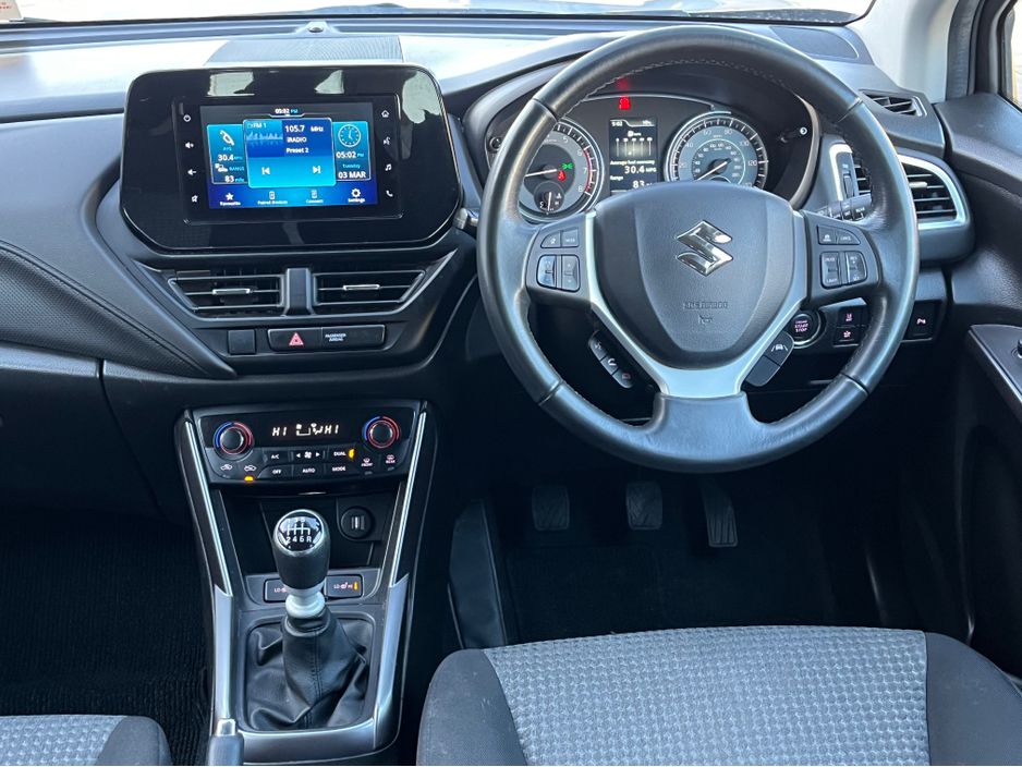 Suzuki S-Cross 0.0 S-CROSS MOTION B-JET BOOSTERJET Hatchback Hybrid Silver