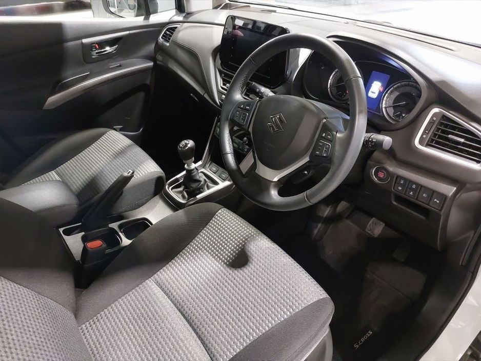 Suzuki Sx4 S-cross 0.0 SX4 S-CROSS 1.4 BOOSTERJET MIL Hatchback Petrol White