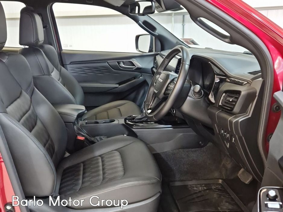 Isuzu D-Max 0.0 D-MAX LSE MY25 AUTO Tow Bar + Liner MPV Diesel Red