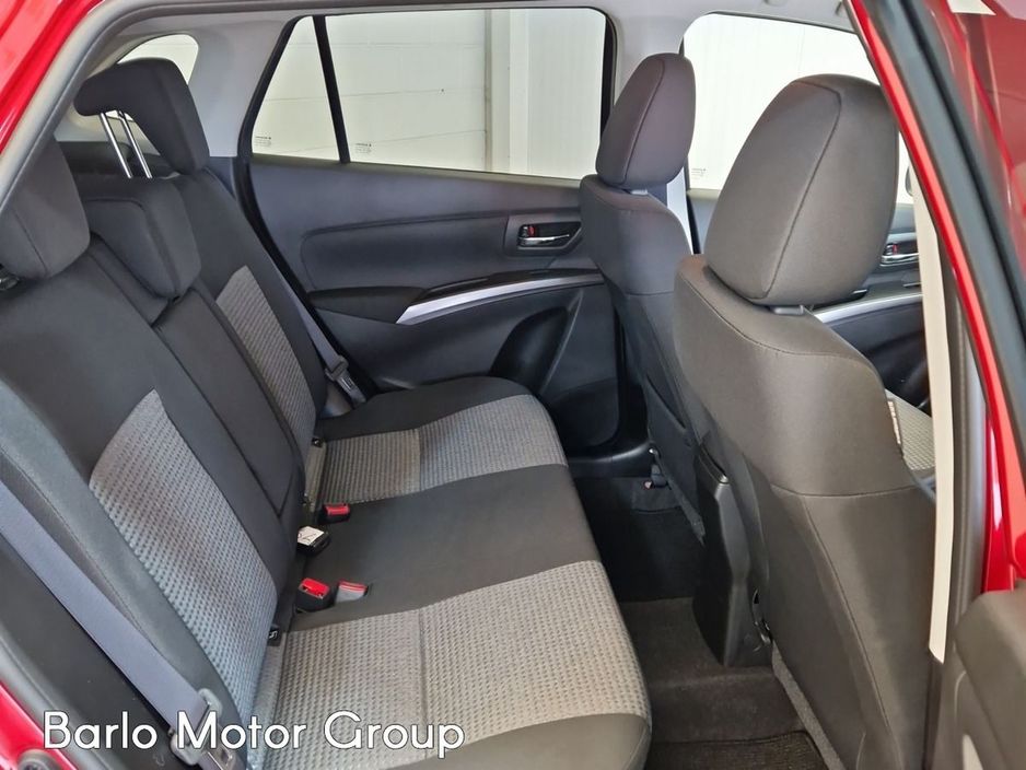 Suzuki S-Cross 0.0 S-Cross 1.4 Mild Hybrid Motion MT Hatchback Hybrid Red
