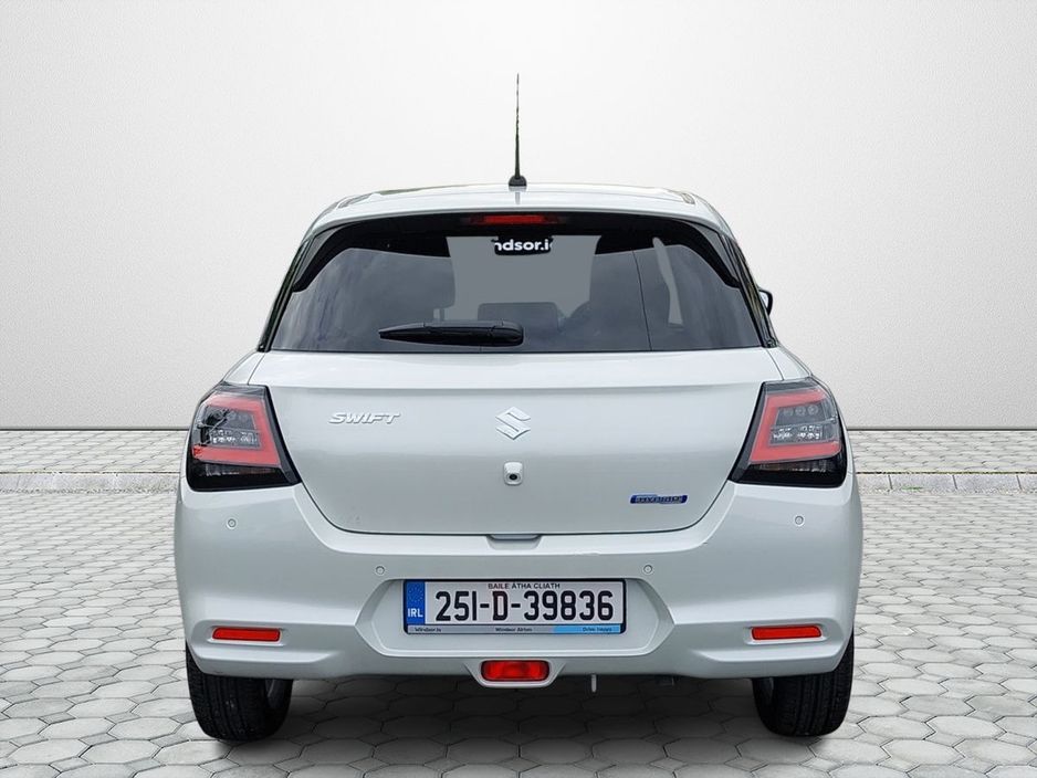 Suzuki Swift 0.0 Swift 1.2 Mild Hybrid Motion Hatchback Hybrid White