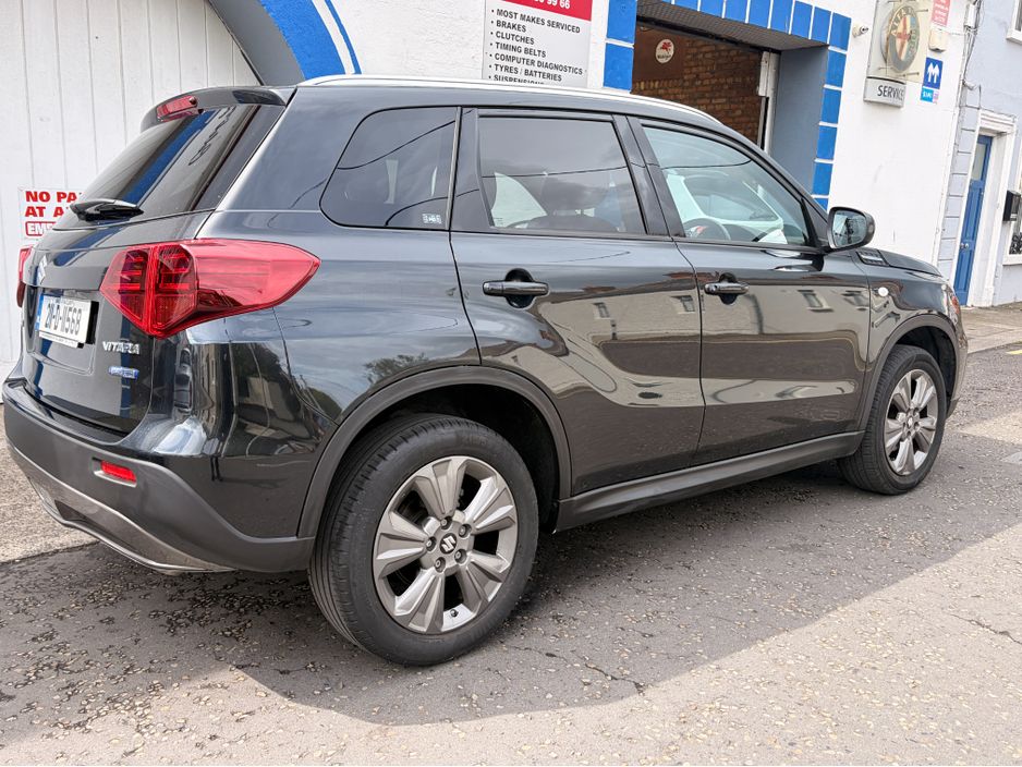 Suzuki Vitara 0.0 SZT HYBRID 1.4 BOOSTERJET ,UP TO 5 YEARS WARRANTY , REVERSING CAMERA , TOUCH SCREEN SUV Hybrid Black