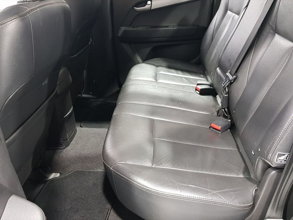 Isuzu D-Max 0.0 2.5 TD UTAH VISION D/C 16 Pickup Diesel Black