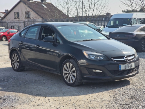 Vauxhall Astra 0.0 SC 1.4 I 100PS 4DR Saloon Petrol Black